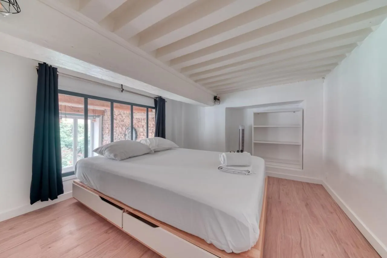 Le Pouteau Authentic Charm 2-Bedroom Apartment In Croix Rousse Lyon