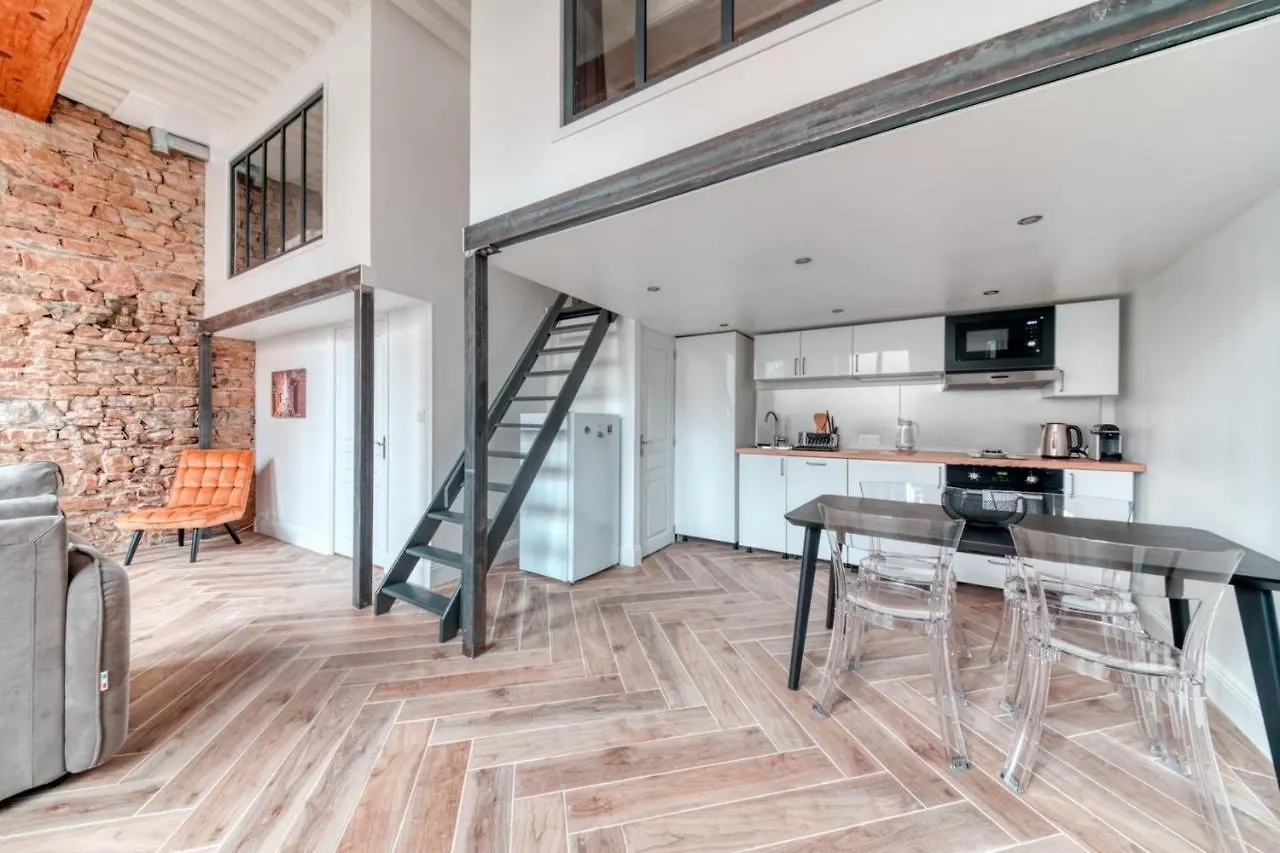 Le Pouteau Authentic Charm 2-Bedroom Apartment In Croix Rousse Lyon